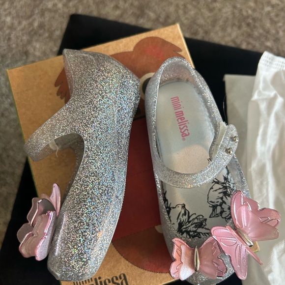 Mini Melissa • Glittery Silver Shoes with Pink Butterflies • 7 - Picture 5 of 10